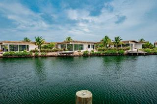 Lagoonfront 3BR Villa at Seabird - 7