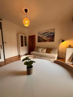 Trio Apartment One location, endless destinations - 9