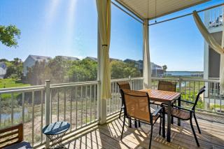 Water's Edge 103 - Bright 3BR/3BA Townhome - Pool - Fishing Dock - 3