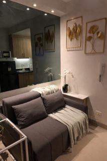 Velvet Room near MOA with a Cozy, Comfy Bed - 0