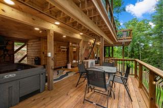 Treetop Terrace- Hot Tub, Wifi, Sauna, Firepit - 0