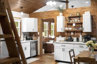 Treetop Terrace- Hot Tub, Wifi, Sauna, Firepit - 3