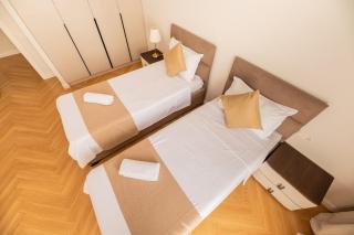 LUXURY 3-Bedroom Apartment Near MEGA CENTER - 2