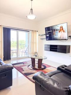 Kingston Retreat- 2 bdrm, 2 bthrm w patio and pool - 6
