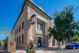 On Main St! Walkable Family Apartment in Princeton - 9