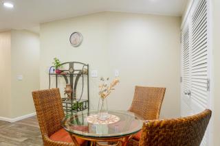 On Main St! Walkable Family Apartment in Princeton - 2