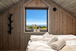 The Magic View of Lofoten - Golden Horizon - 3