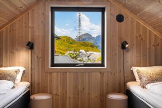 The Magic View of Lofoten - Golden Horizon - 1