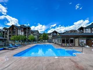 Lake Windermere Pointe Pet-friendly by StayIn - 4