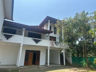 The Ivy Grove - 9