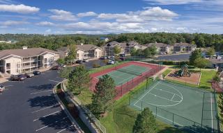 Branson 2BR Apartment with Resort Access - 1