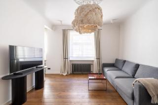 Embassy Area, Quiet Location, Cable TV - by Innorental - 4