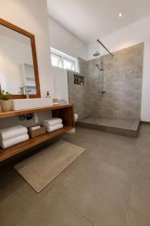 Prime Beachfront Living - 1