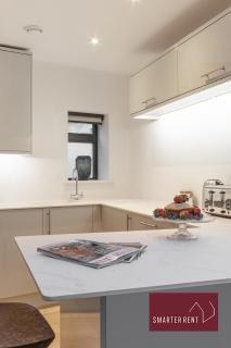 Wokingham - 2 Bedroom - Refurbished 1st Floor Flat - 7