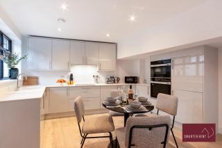 Modern 3 Bedroom Apartment - Wokingham - 9