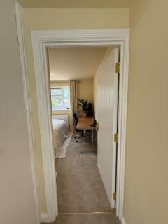 The Windsor Grove Golden Room Near Windsor Castle & LEGOLAND with Free Parking - 2