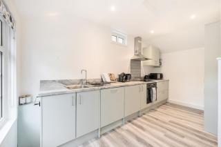 Wokingham - 1 Bedroom Cottage - Parking - 6