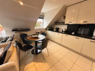 Footprints - gorgeous coastal apartment with sea views - 3