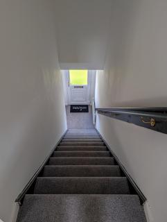 Modern apartment with parking and M90 access - 8