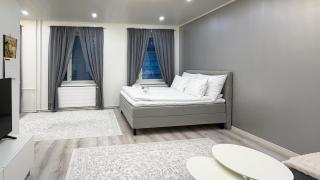 Downtown studio with Netflix - 8