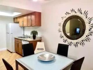 LUX 1BR Condo Near Strip Pool Gym and Laundry - 8