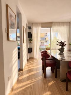 Refined Retreat - central flat with pool table - 6