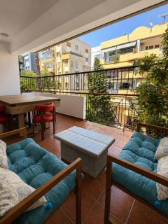 Refined Retreat - central flat with pool table - 6