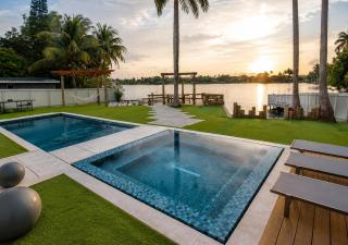 Lakefront Luxe - 10 min to Hard Rock - Pool & BBQ L73 - 0
