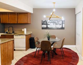Luxury 1BR Condo Near Strip with Pool and Gym - 7