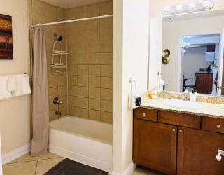 Luxury 1BR Condo Near Strip with Pool and Gym - 1