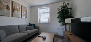 One-Bed Luxurious apartment near A1 'The Lancaster Suite' - 1