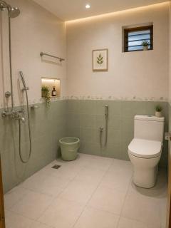UrbnJungl Homestay & Lounge - 4