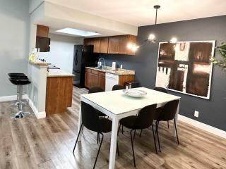 3BR Condo with Las Vegas Strip Views - 4