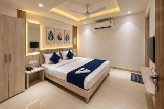 Hotel Classic Blue Avenue Near Medanta Hospital & INOX C21 Mall & Mangal City Mall - 1