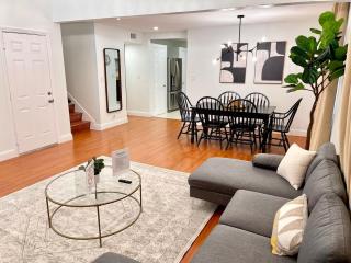 NEW 4 Bedroom House BBQ near Strip - 6