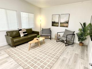 6 Bedroom Home near LV Strip and LVCC - Sleeps 14 - 7