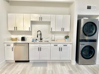 6 Bedroom Home near LV Strip and LVCC - Sleeps 14 - 6