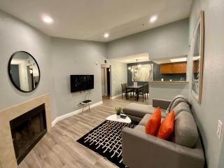 LUX 2BR 2BA Condo Near Strip w Pool Gym Balcony - 4