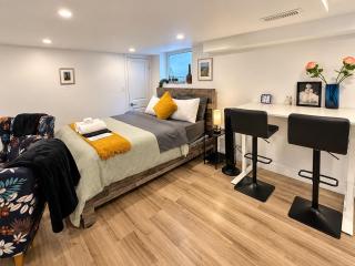 Pvt Studio Near Waterloo Airport & Minutes to Downtown Basement unit No Pet Allowed - 8