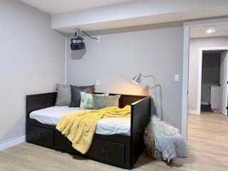 2 BR Suite - Home Cinema - Location - Banff Pass - Calgary - 3