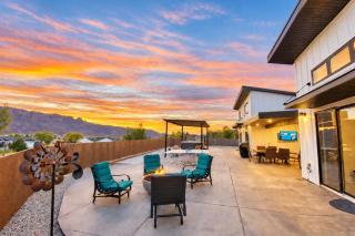 Moab Desert Escape Villa Luxury 5-Bedroom Retreat with Heated Pool - Moab - 9