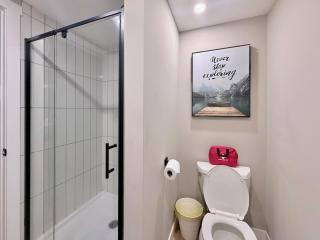 2 BR Suite - Home Cinema - Location - Banff Pass - Calgary - 1