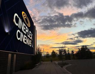 2 BR Suite - Home Cinema - Location - Banff Pass - 4