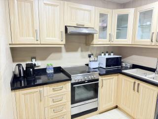Family-Friendly 1BR Near City Centre FST506O - 4
