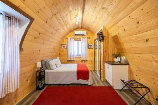 Hawthorn Hideaway - 2