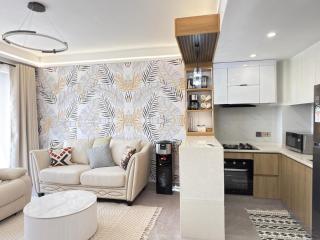Elegant 1BR Lavington Near Junction Mall - Fast WiFi, Heated Pool & Gym - 4