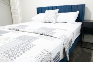 Premium 4 Bedroom Cozy Suite Close To Airport - 6
