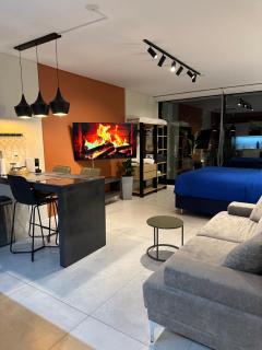 Foster Studio - Park 3 - 6