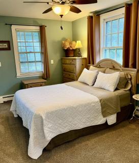 Hoppy Hill Farm House - 3