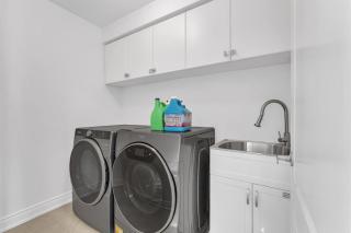Brampton Villa Meadows - 1